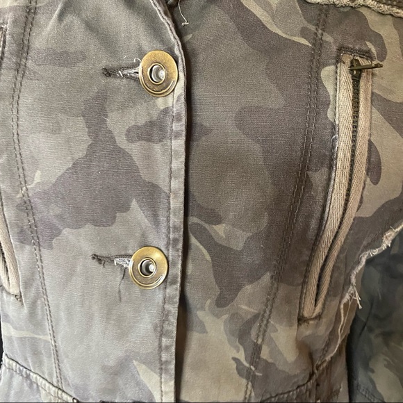 Y2K fashion camo jacket with embroidery - Picture 4 of 6